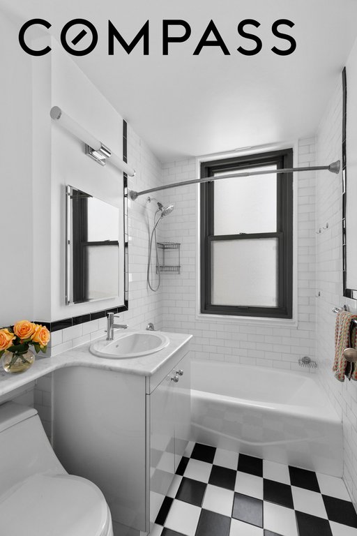 2025 Broadway, Unit 5A photo 5