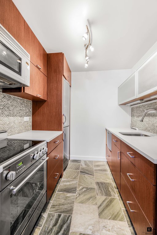 244 Madison Avenue, Unit 11L photo 7