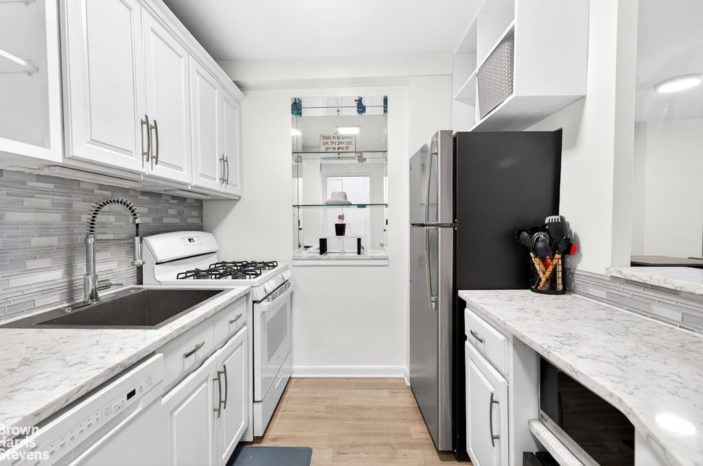 520 East 72nd Street, Unit 12E photo 5