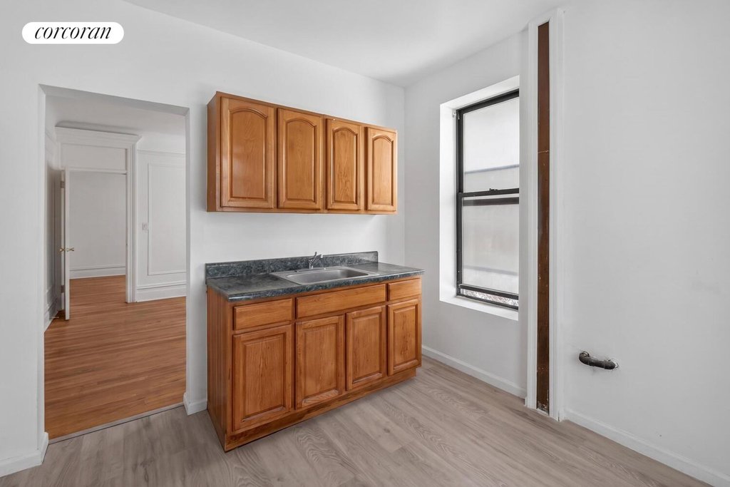 282 Manhattan Avenue, Unit 2N photo 3