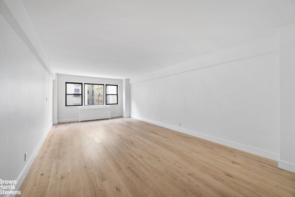 220 East 67th Street, Unit 3H photo 5