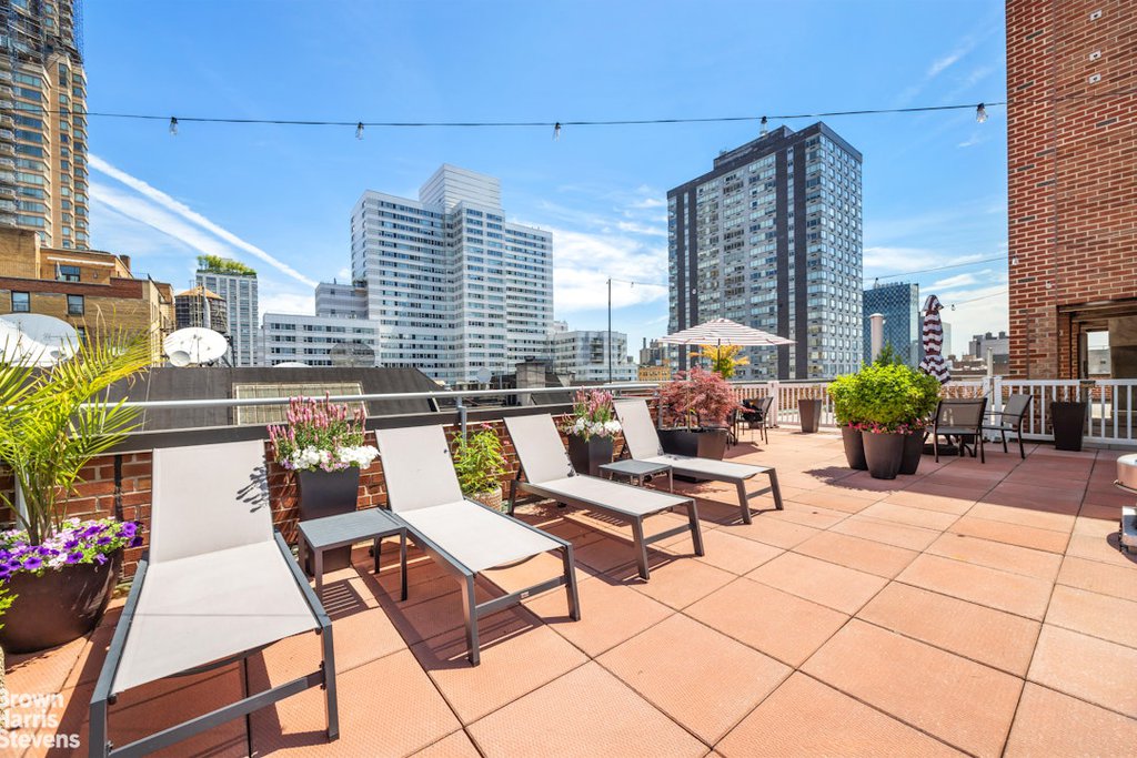 220 East 67th Street, Unit 3H photo 11