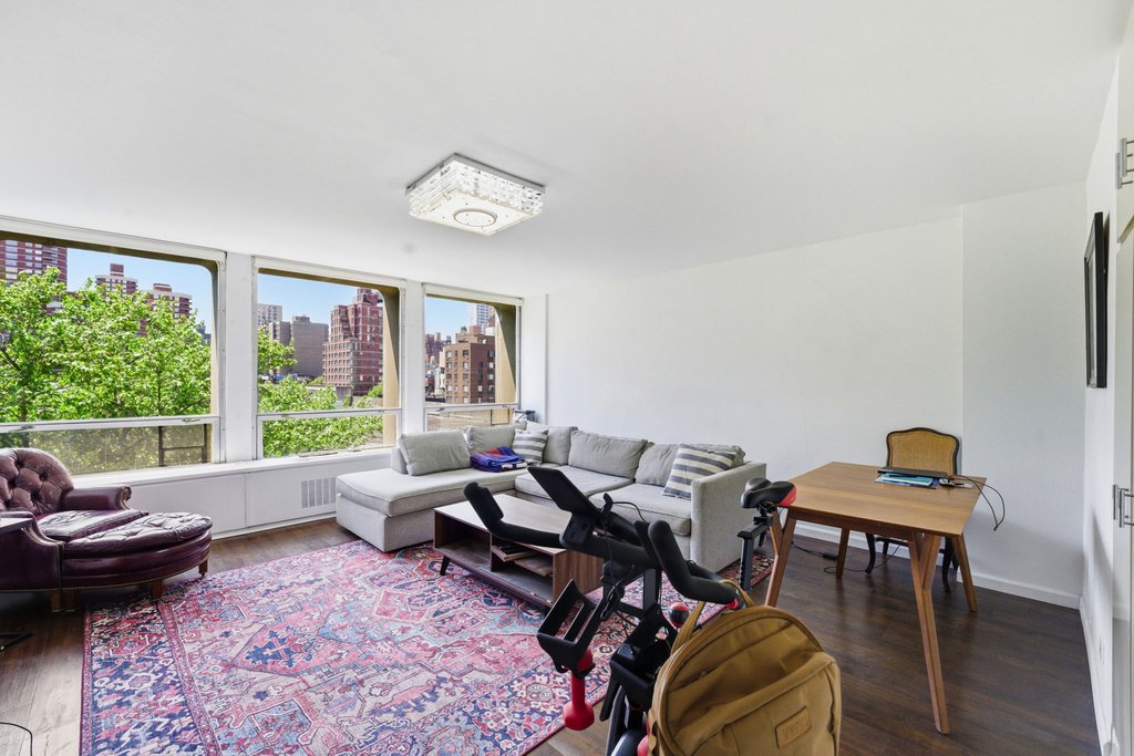 300 East 33rd Street, Unit 6N