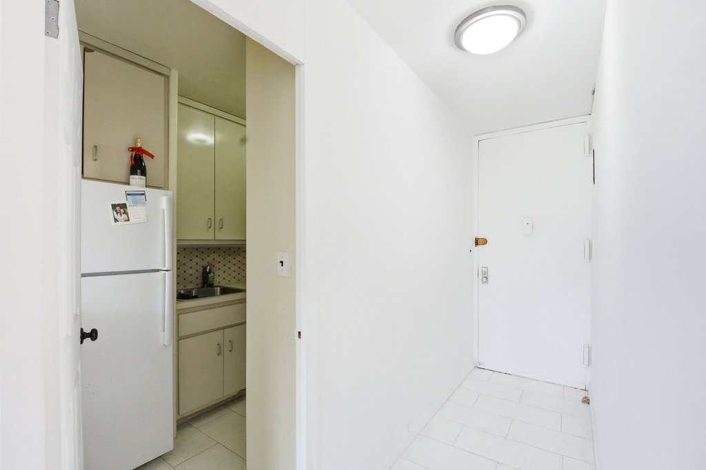 300 East 33rd Street, Unit 6N photo 10