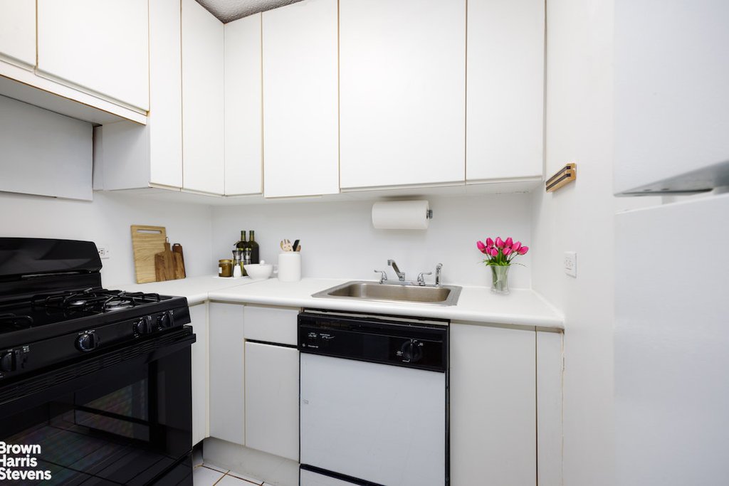 200 West 79th Street, Unit 7A photo 3