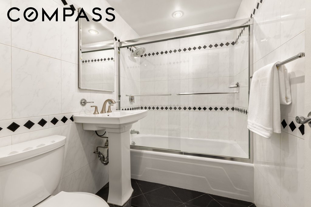 250 East 65th Street, Unit 10C photo 6