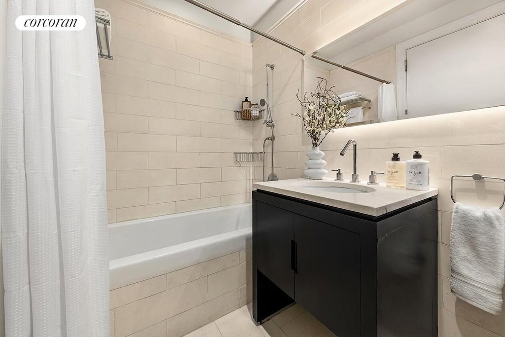 225 Fifth Avenue, Unit PHB photo 13
