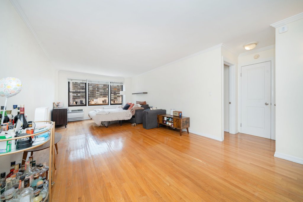 333 East 34th Street, Unit 9J photo 3