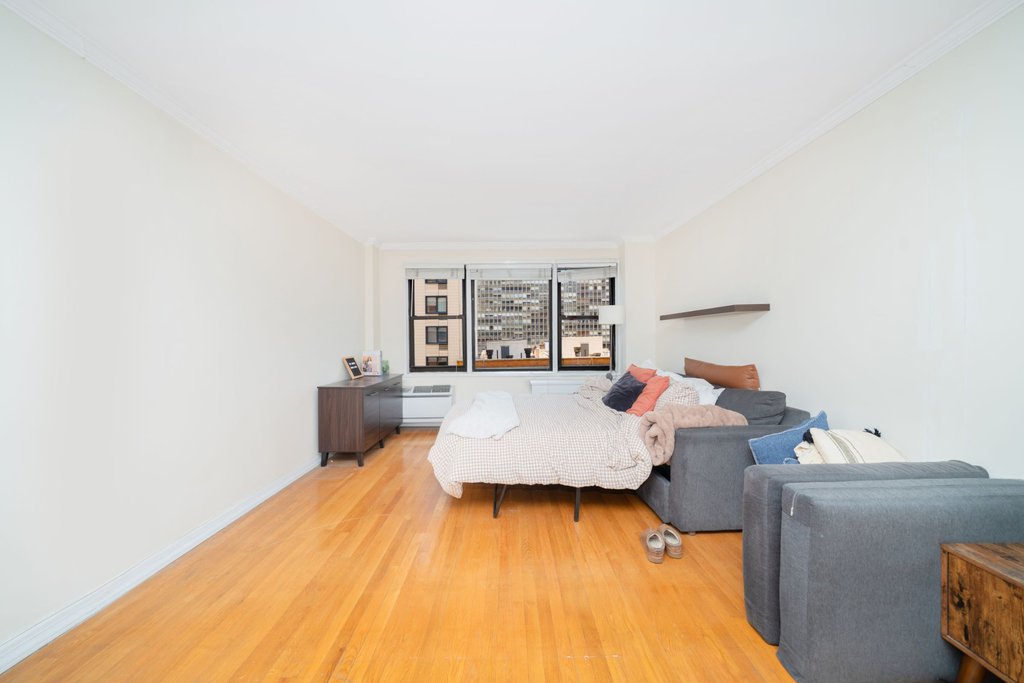 333 East 34th Street, Unit 9J photo 4