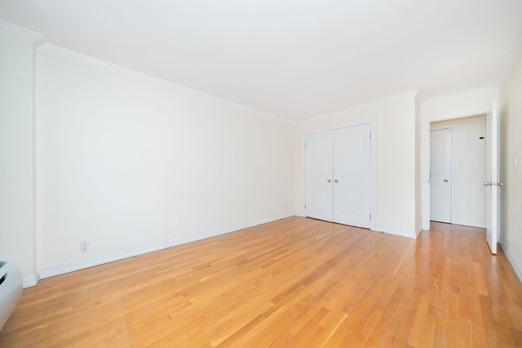333 East 34th Street, Unit 9J photo 8