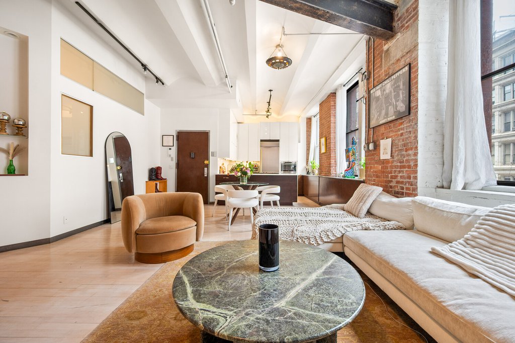 439 Lafayette Street, Unit 3