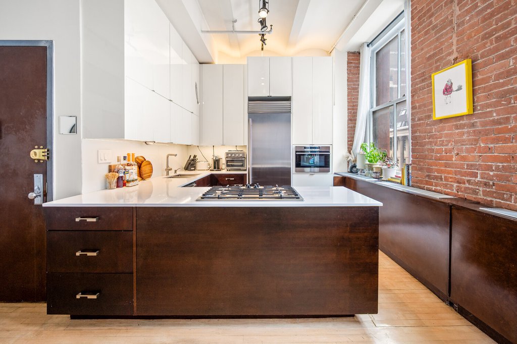 439 Lafayette Street, Unit 3 photo 4