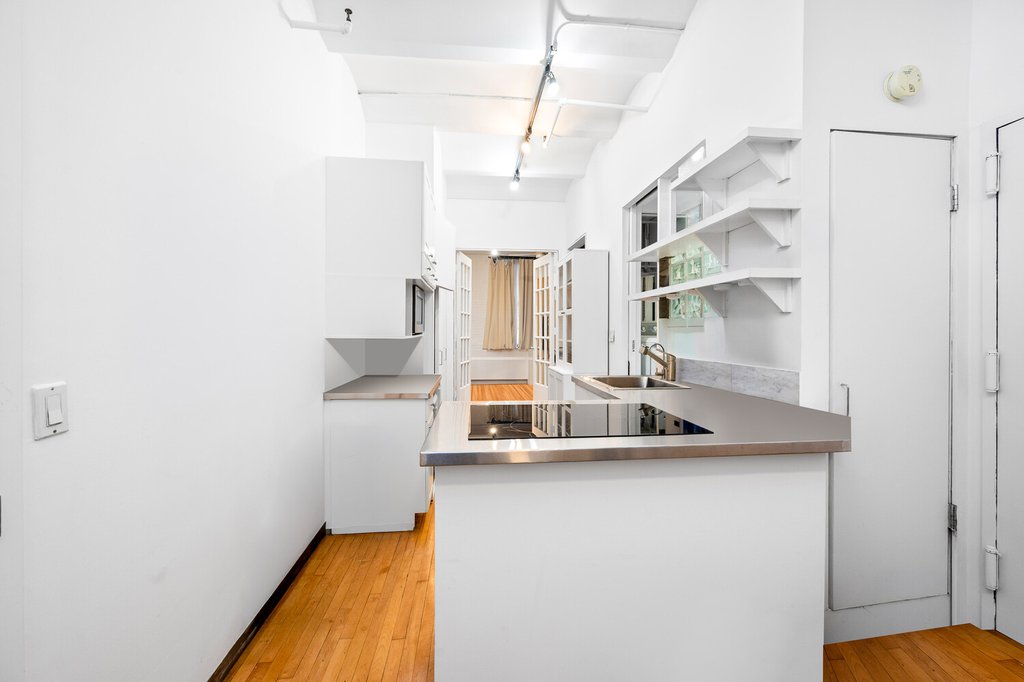 439 Lafayette Street, Unit 3 photo 26