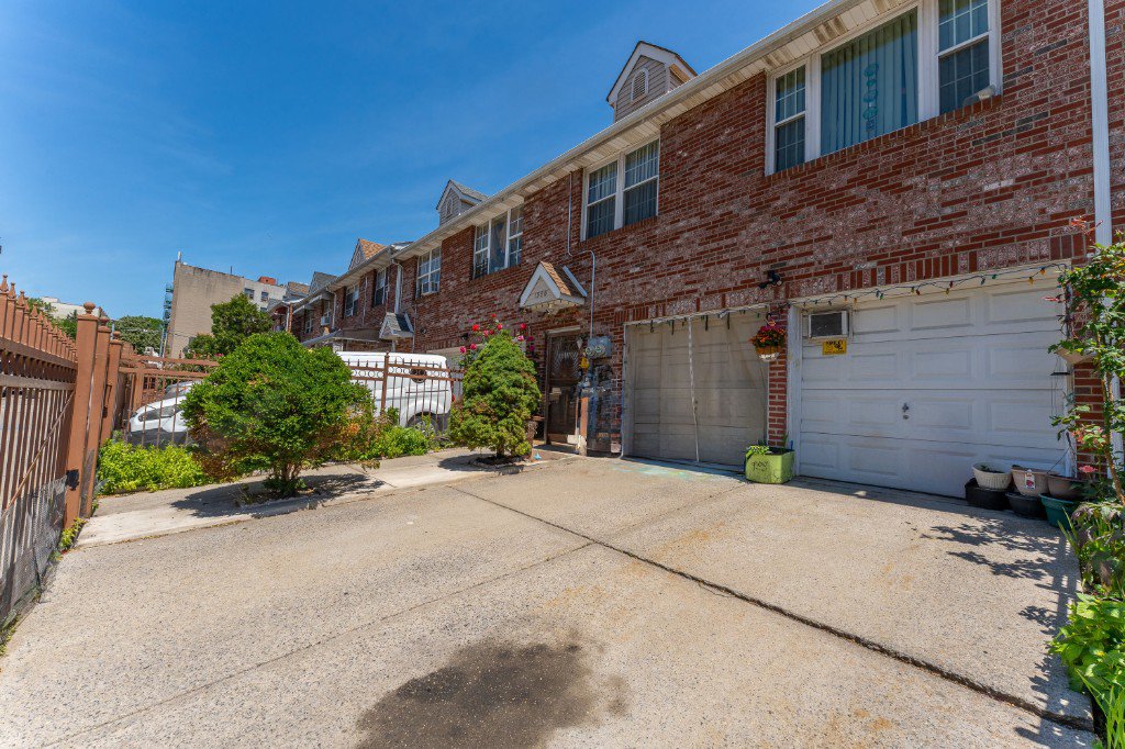 1556 Longfellow Avenue – For Sale photo 2