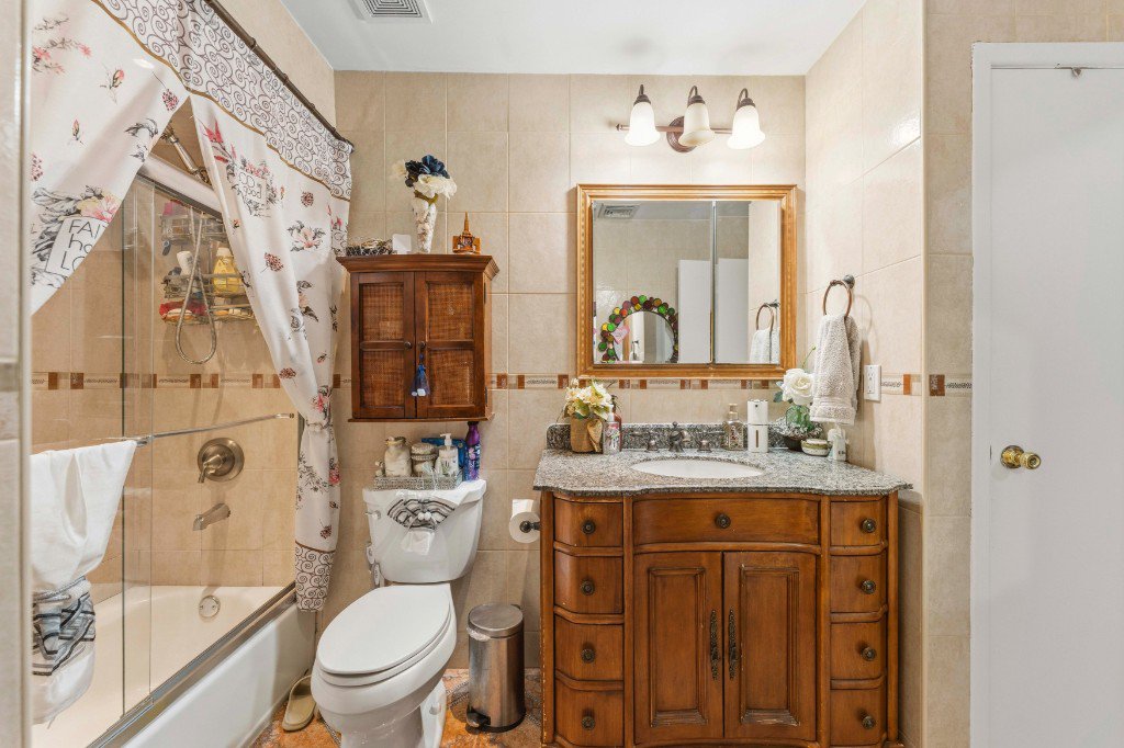 1556 Longfellow Avenue – For Sale photo 8
