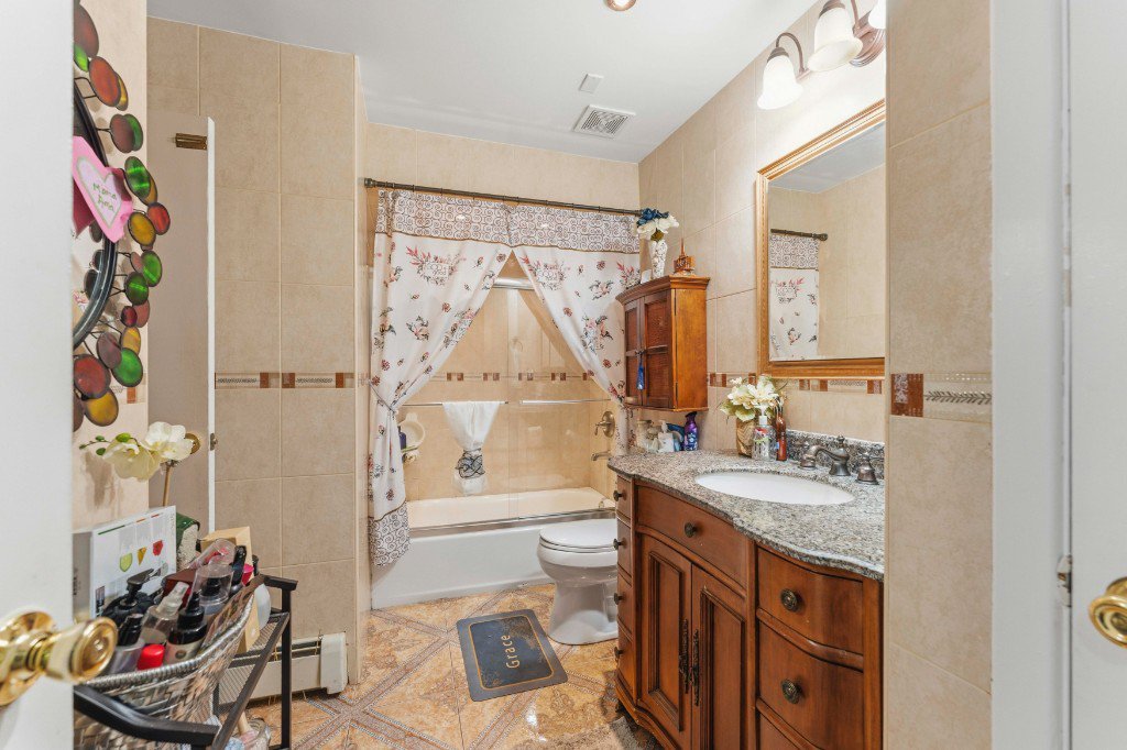 1556 Longfellow Avenue – For Sale photo 9