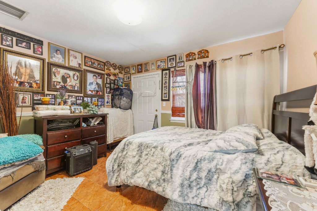 1556 Longfellow Avenue – For Sale photo 11