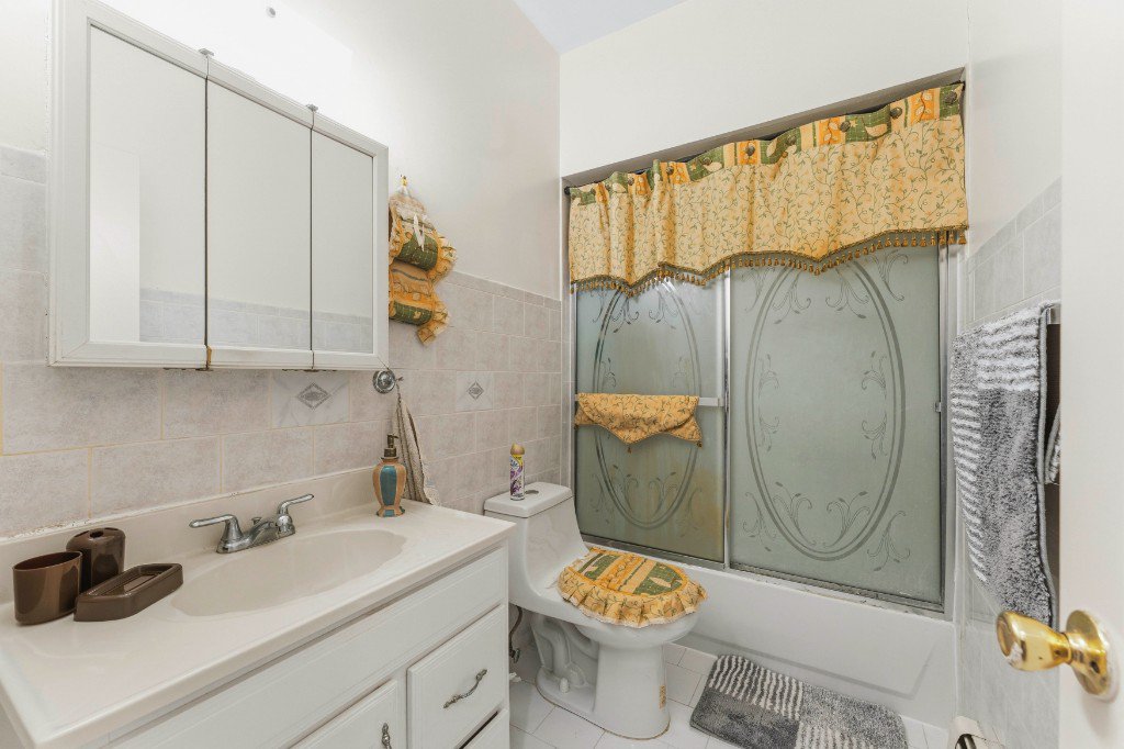 1556 Longfellow Avenue – For Sale photo 13