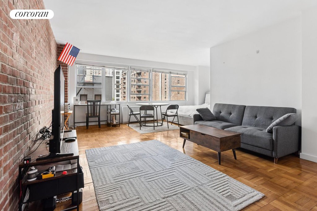 155 East 34th Street, Unit 9V