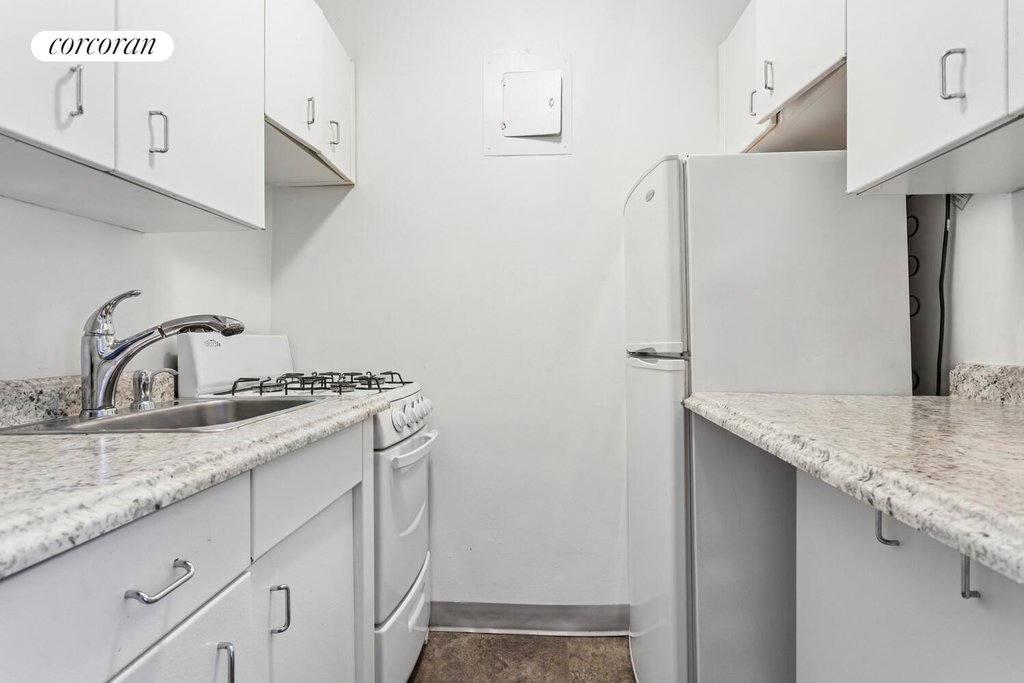 155 East 34th Street, Unit 9V photo 3