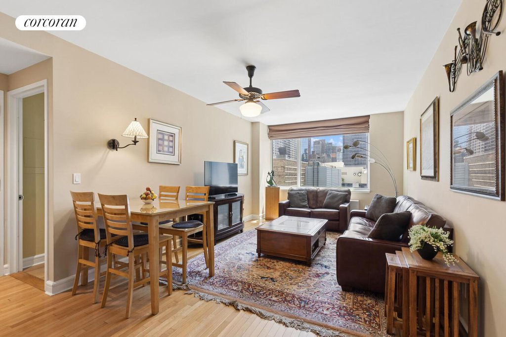 120 Riverside Boulevard, Unit 14P photo 2