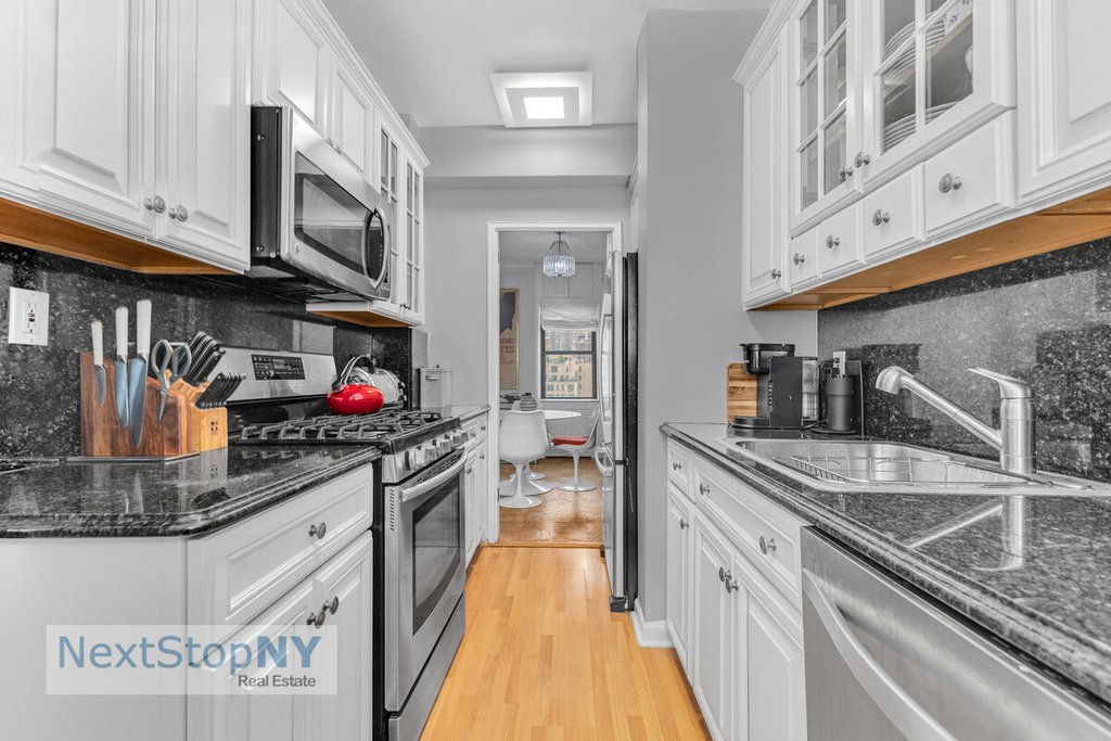 333 East 55th Street, Unit 11F photo 5