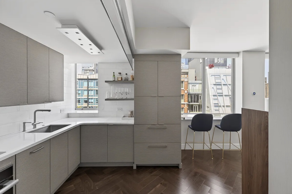 520 West 23rd Street, Unit 14D photo 3