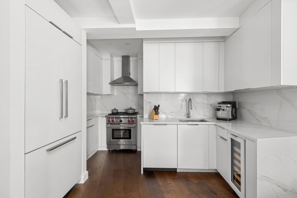 2166 Broadway, Unit 12B photo 3