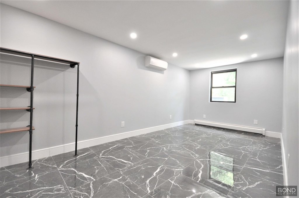 135 East 46th Street, Unit 1 photo 5