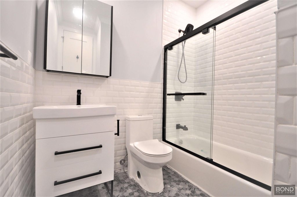 135 East 46th Street, Unit 1 photo 7