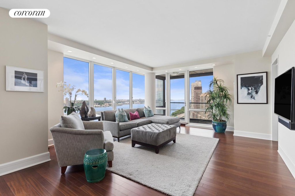 60 Riverside Boulevard, Unit 3101