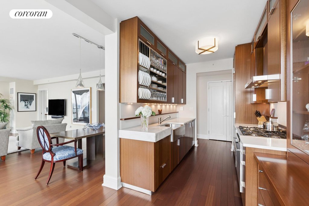 60 Riverside Boulevard, Unit 3101 photo 6