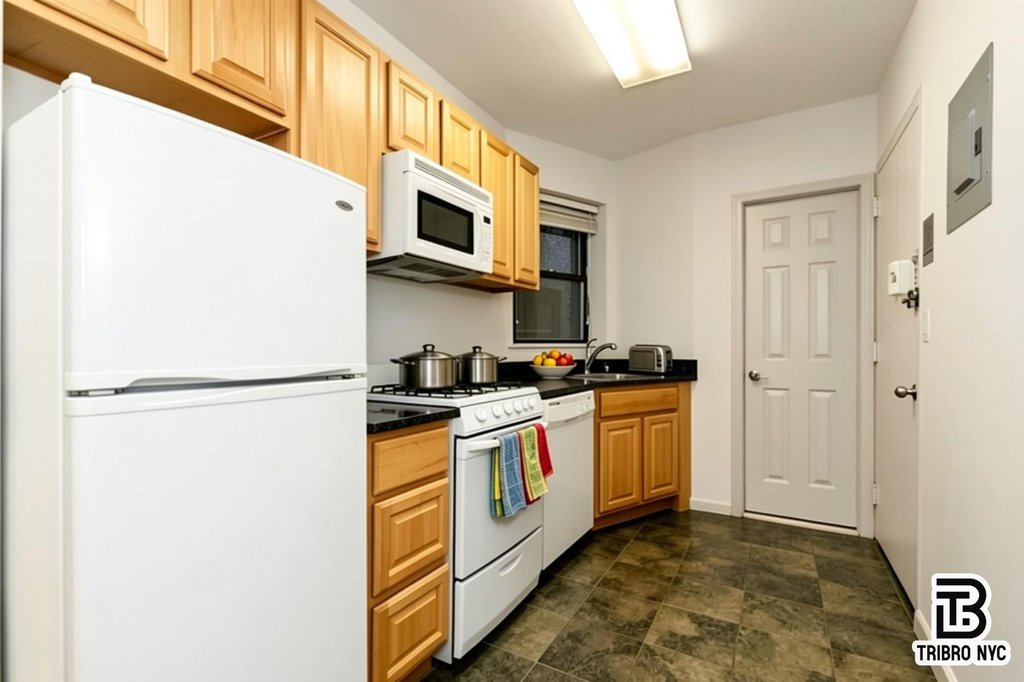 406 West 48th Street, Unit 4F photo 3