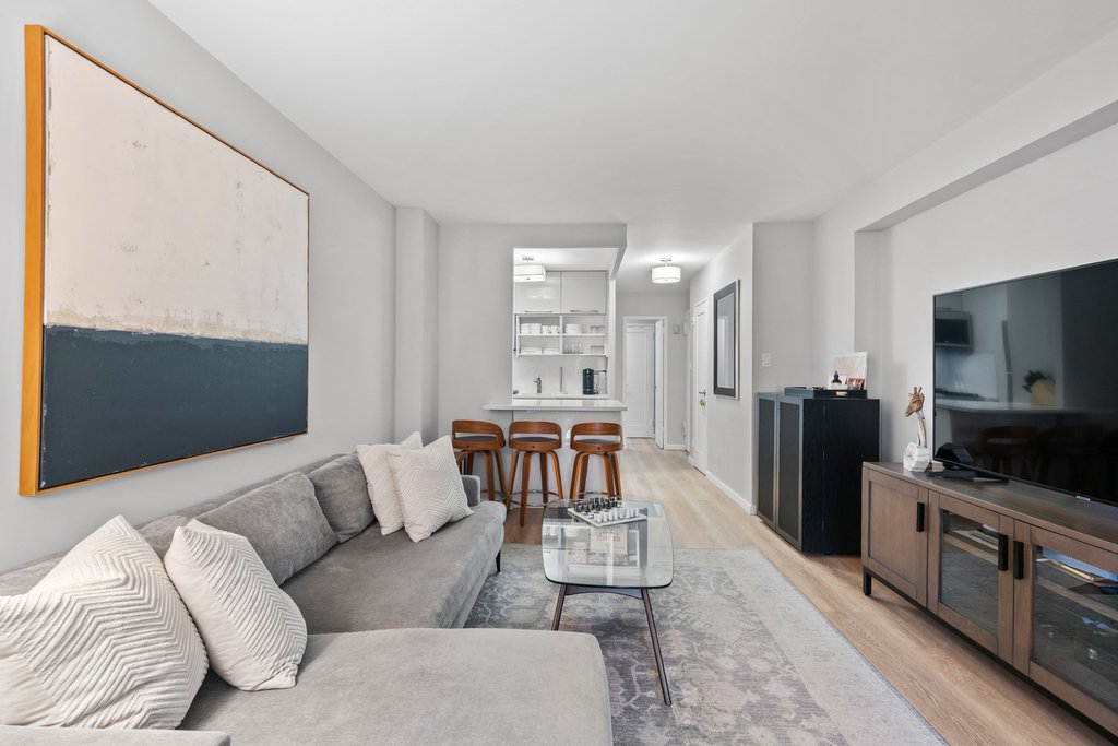 301 East 62nd Street, Unit 14J photo 4