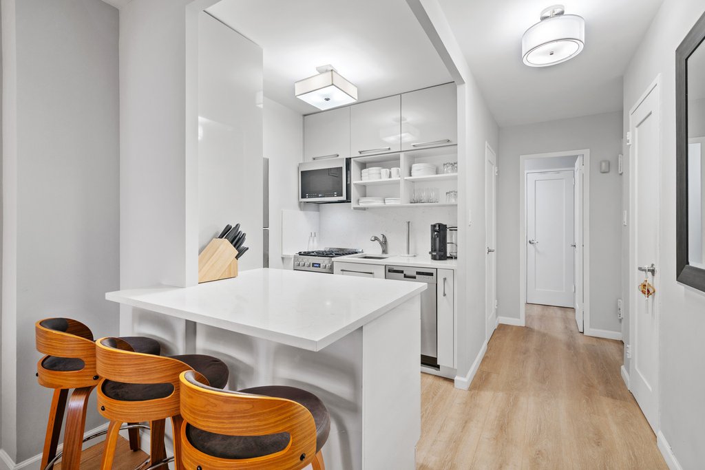 301 East 62nd Street, Unit 14J photo 5