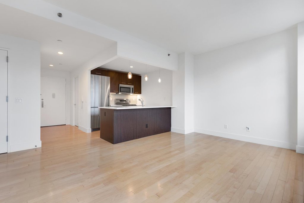 5-09 48th Avenue, Unit 3H