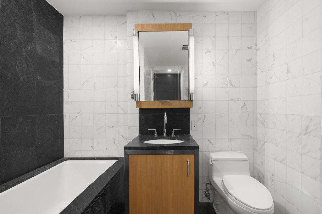 100 West 58th Street, Unit 12H photo 4