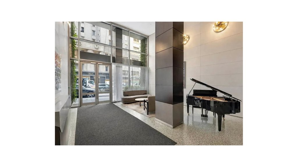 100 West 58th Street, Unit 12H photo 5