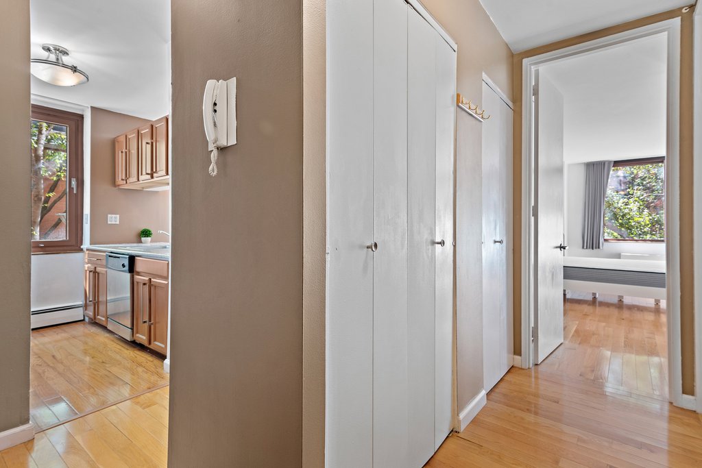 350 West 50th Street, Unit 2G photo 3