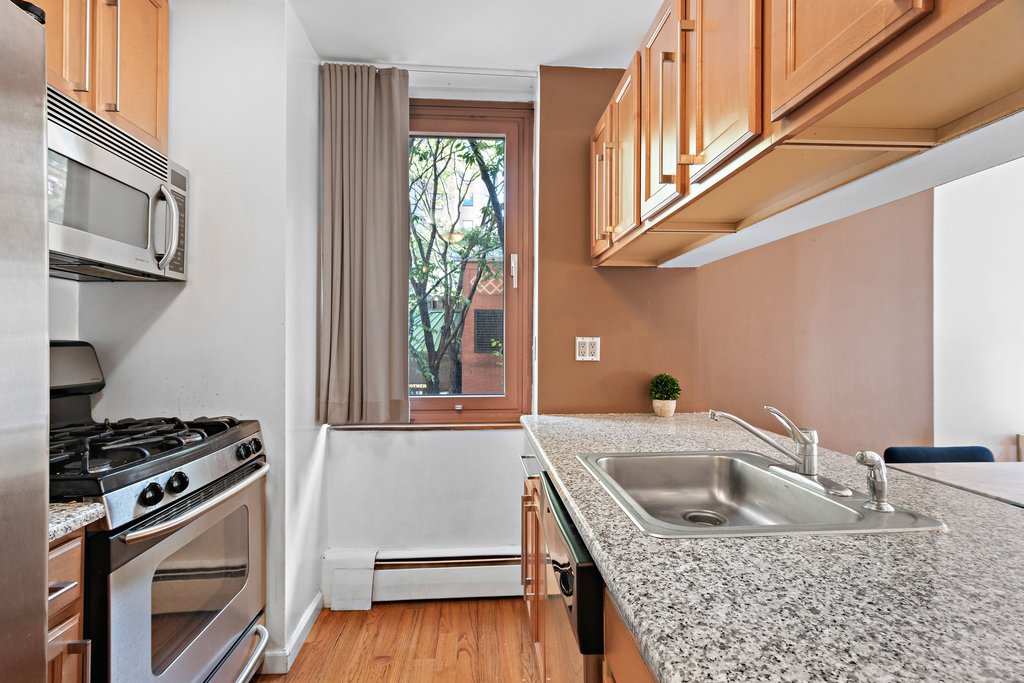 350 West 50th Street, Unit 2G photo 6