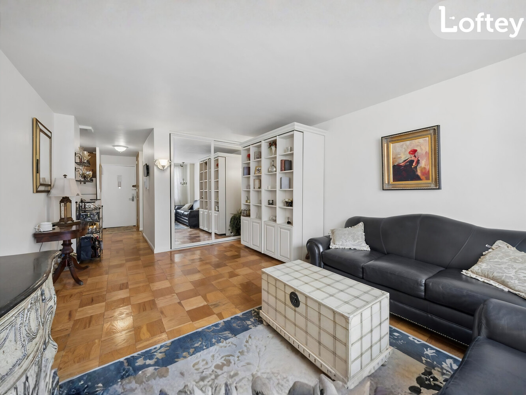 130 East 18th Street, Unit 11K