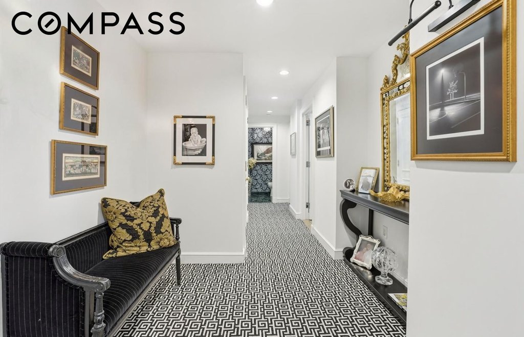15 East 69th Street, Unit 3B photo 4