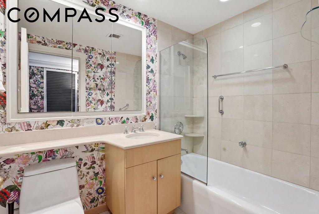 15 East 69th Street, Unit 3B photo 12