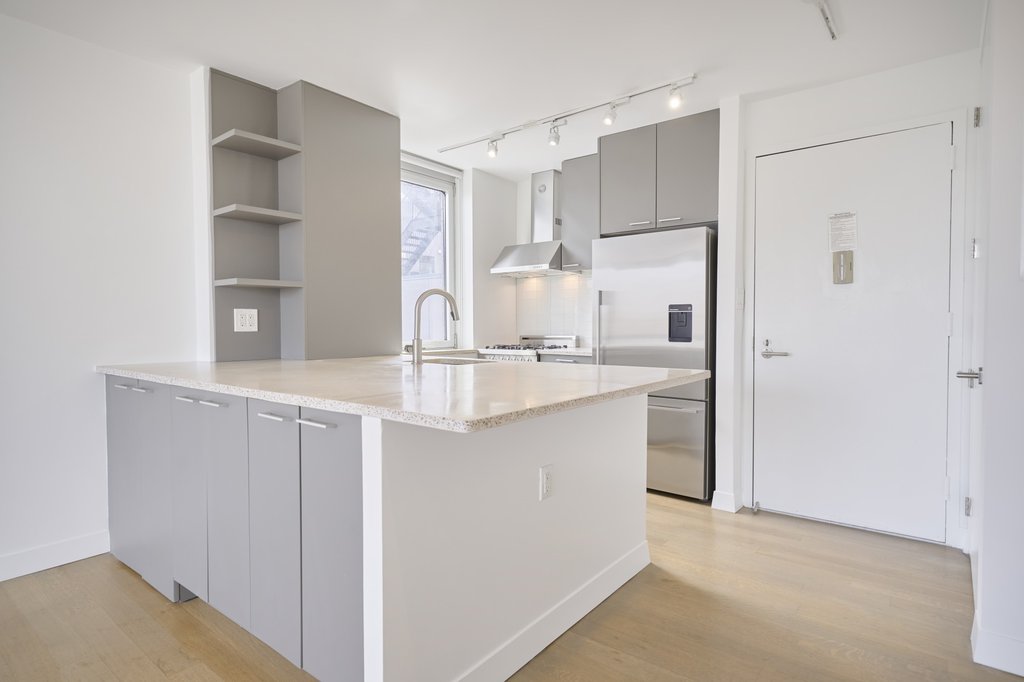 200 East 11th Street, Unit 1201 photo 2