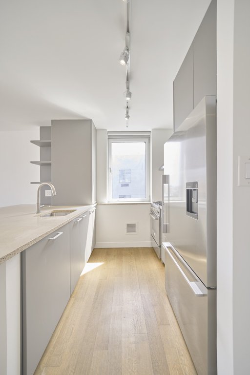 200 East 11th Street, Unit 1201 photo 6