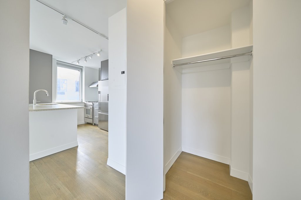 200 East 11th Street, Unit 1201 photo 7