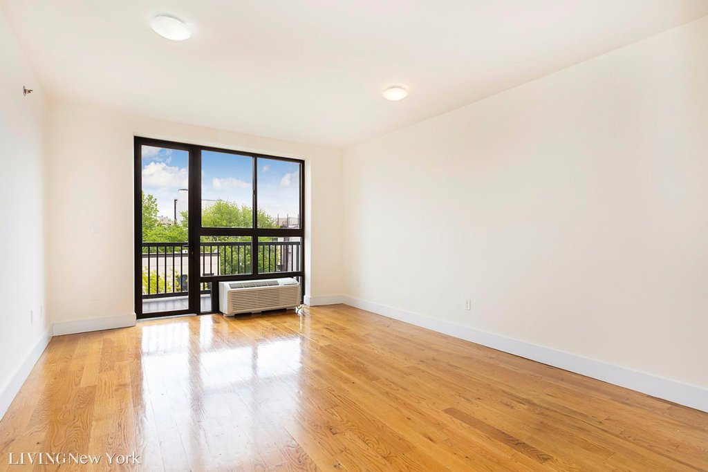 572 Fifth Avenue, Unit 4D photo 2