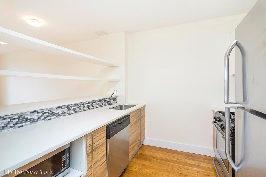 572 Fifth Avenue, Unit 4D photo 3