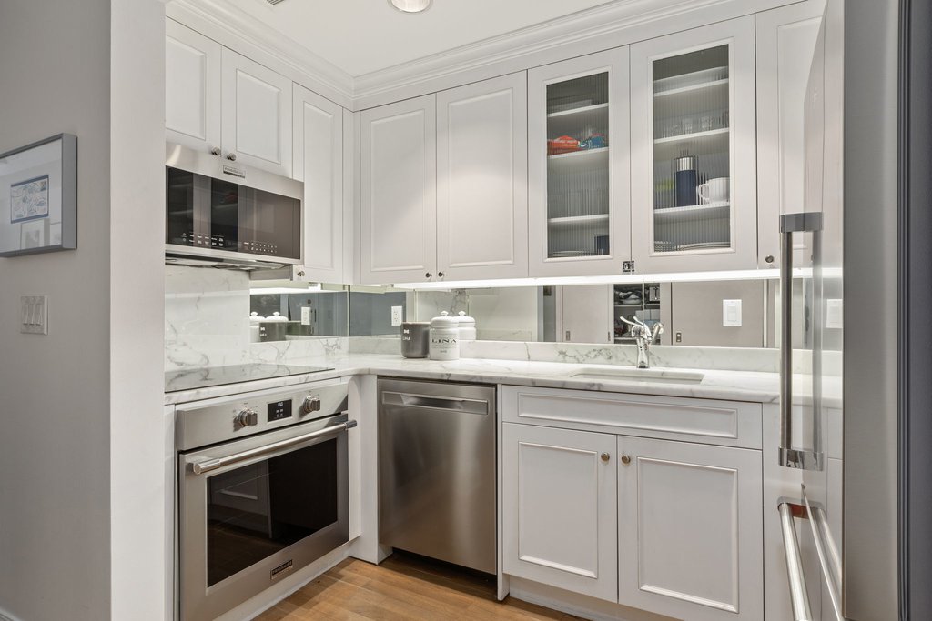 502 Park Avenue, Unit 14F photo 5