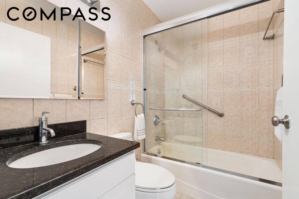 61 West 62nd Street, Unit 6C photo 5